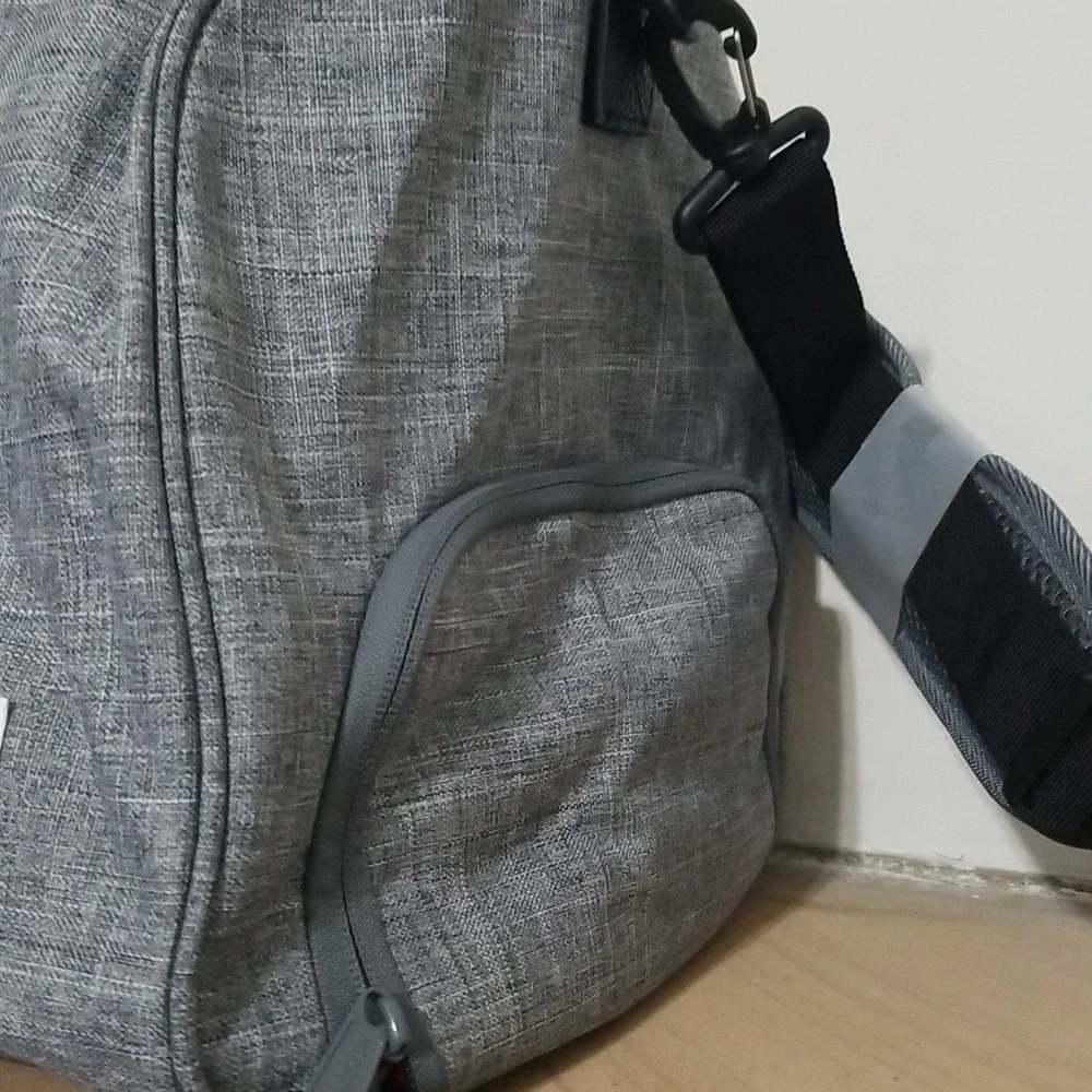 NEW! Herschel supply company duffel bag NWT Price Firm